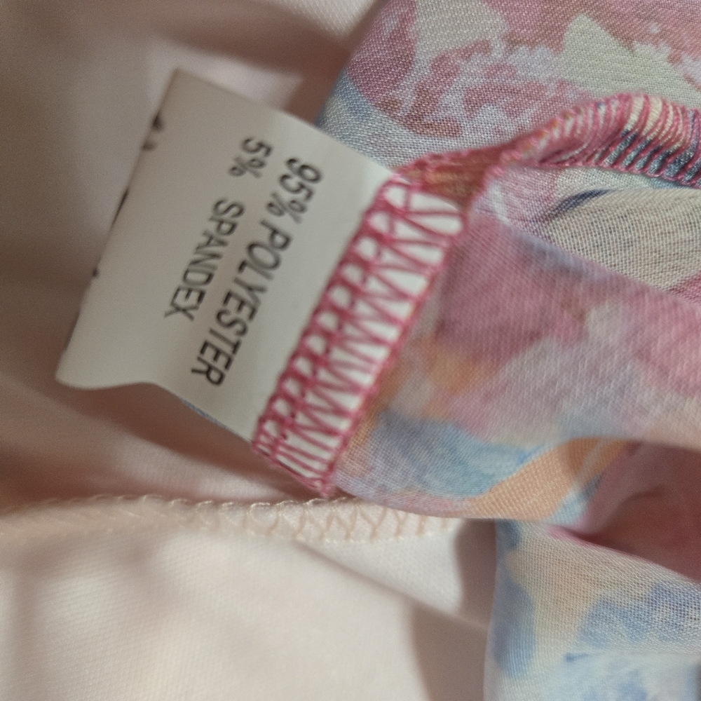 Floral Multicolor Scoop Neck Women’s Top By Southern Stitch NWT Never Worn . LG - Picture 8 of 10
